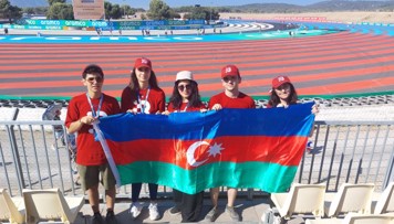 baki-seher-halqasinin-konulluleri-formula-1-fransa-qran-prisini-canli-izledi